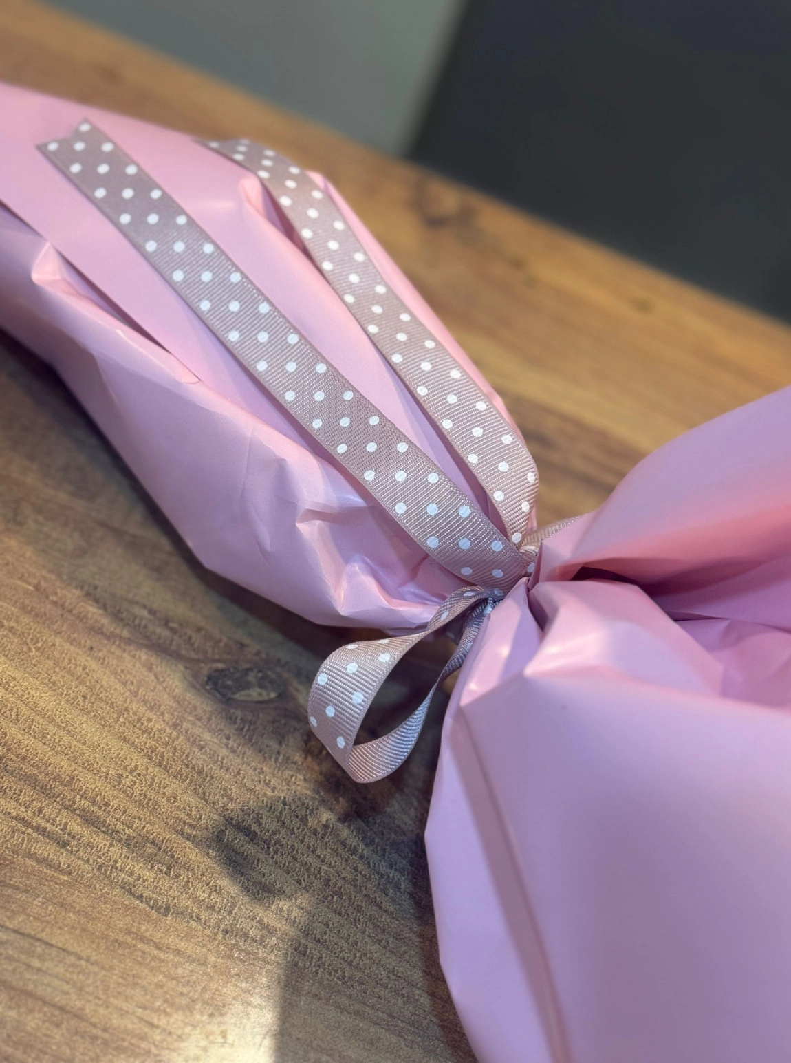 Pembe Süslemeli Beyaz Papatya Buketi